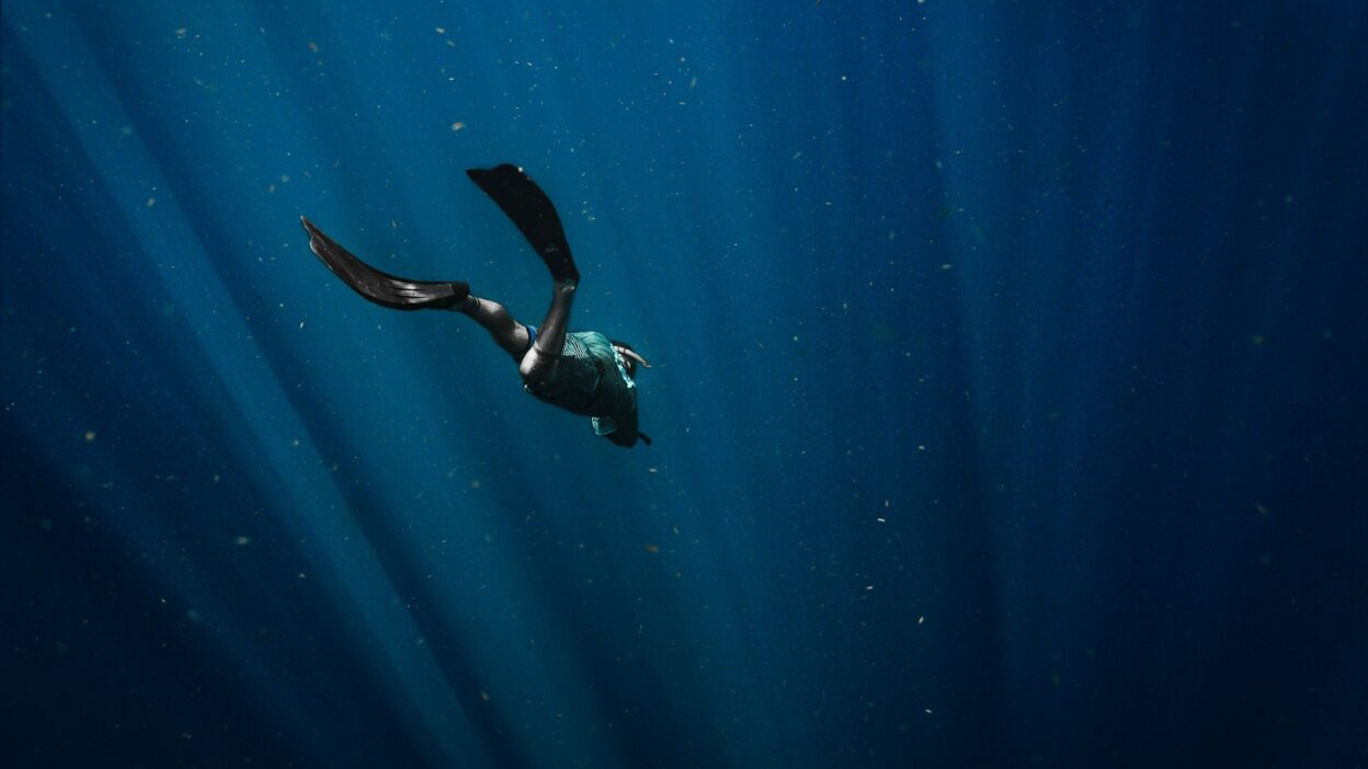Would You Rather Be Able To Fly At 0.5 mph Or Hold Your Breath For 1 Hour?