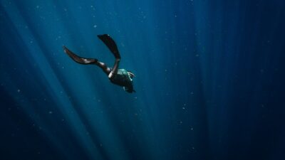 Would You Rather Be Able To Fly At 0.5 mph Or Hold Your Breath For 1 Hour?