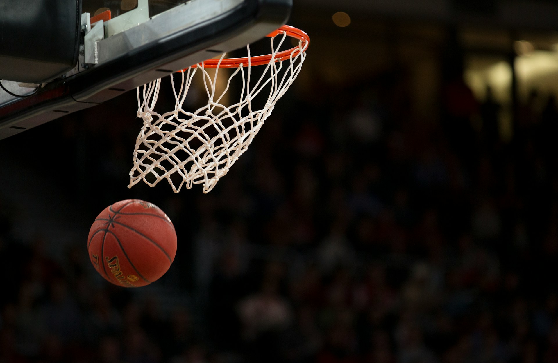Who Is The Greatest Basketball Player Of All Time: Michael Jordan Or Lebron James?