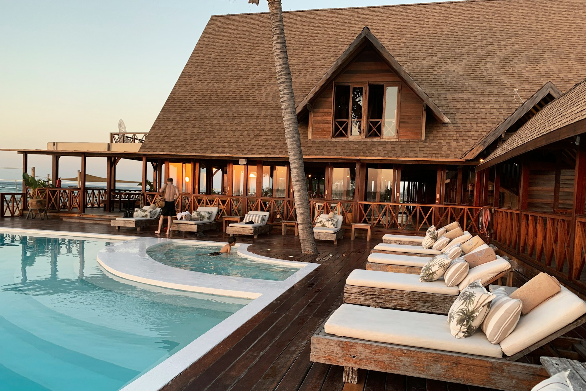 Would You Rather Have Free Airfare Or Free Hotel Stays For Life?